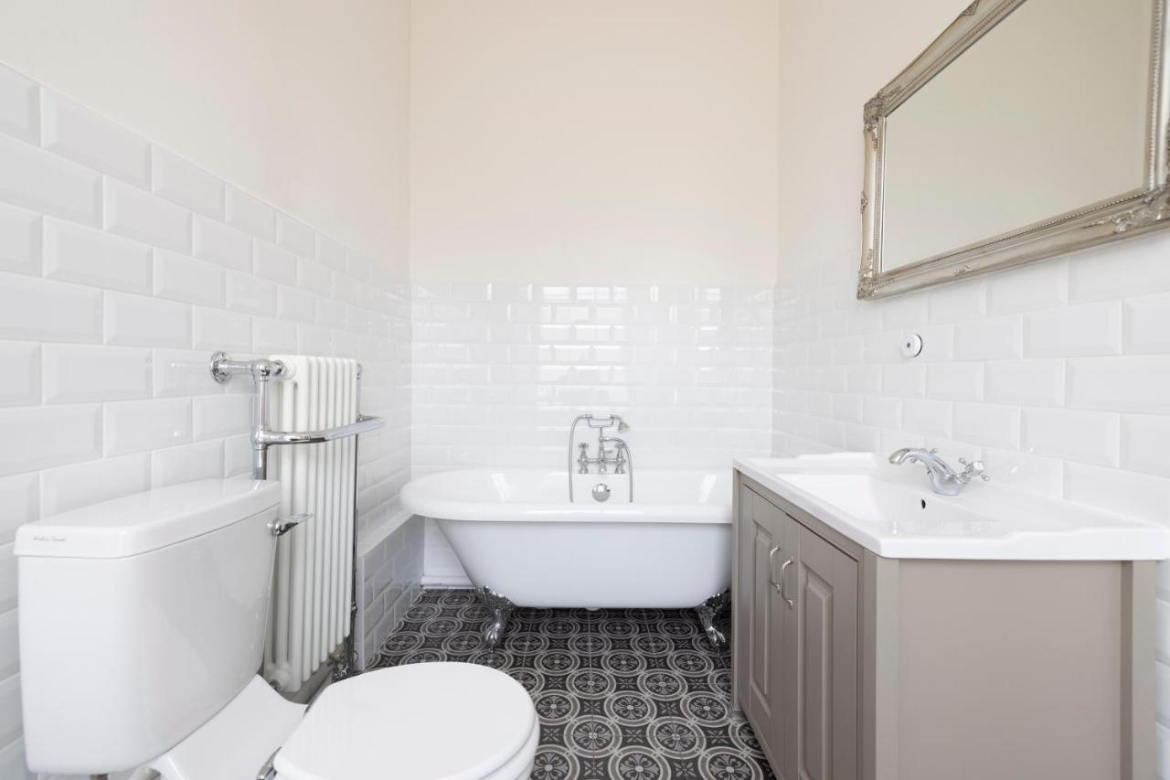 Altido Glamorous 2-Bed Flat Near Edinburgh Castle Exterior foto