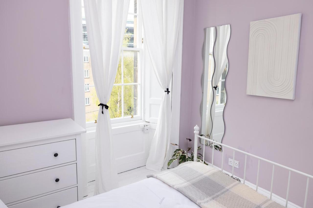 Altido Glamorous 2-Bed Flat Near Edinburgh Castle Exterior foto