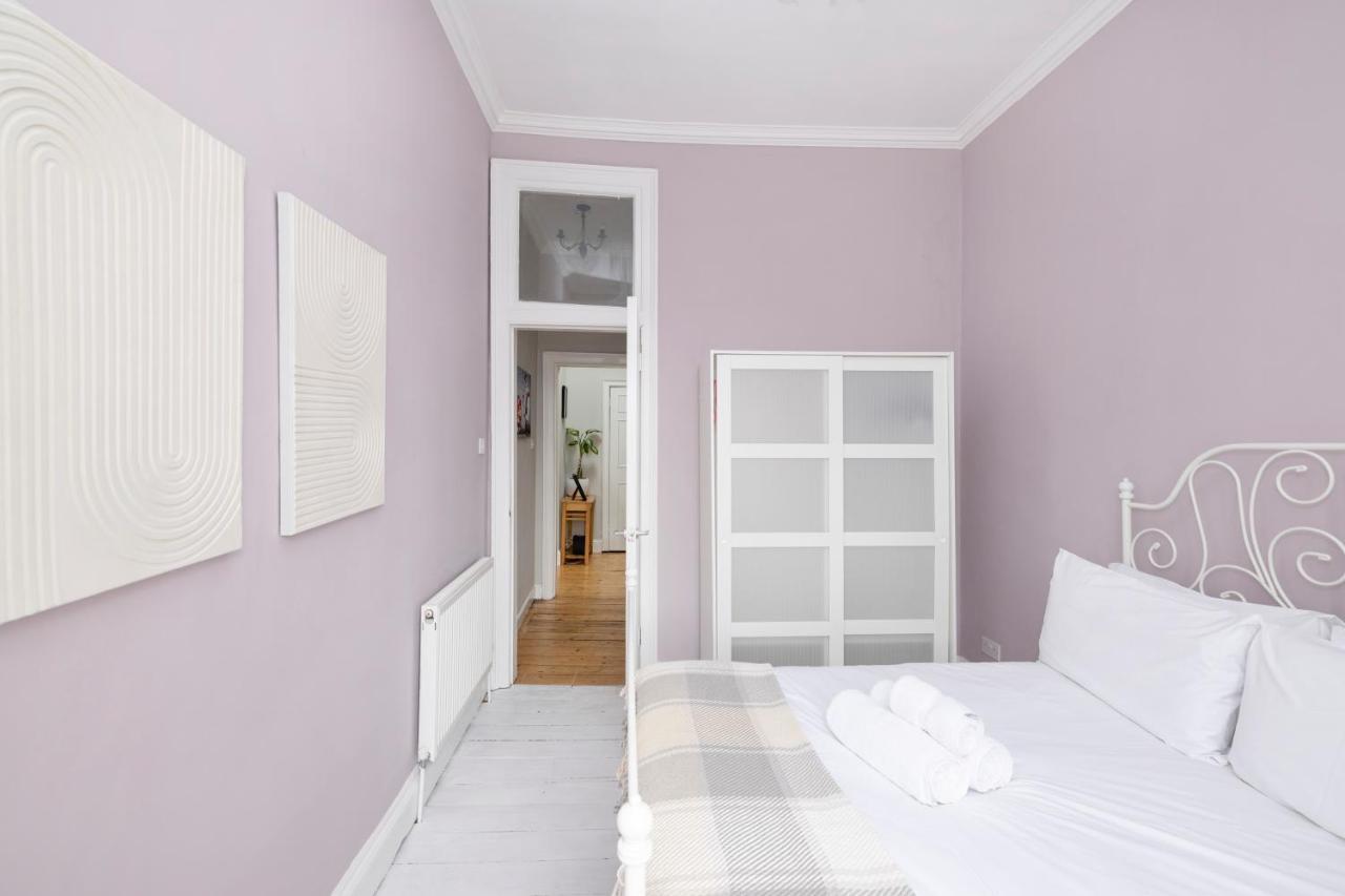 Altido Glamorous 2-Bed Flat Near Edinburgh Castle Exterior foto
