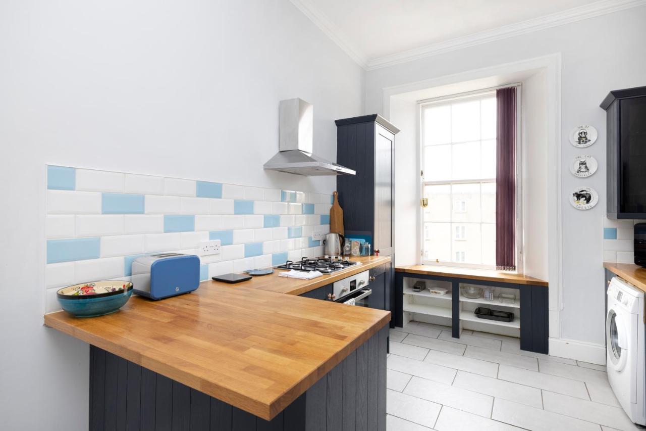 Altido Glamorous 2-Bed Flat Near Edinburgh Castle Exterior foto